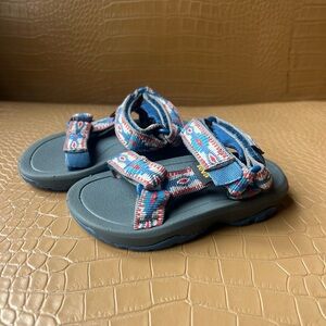 Teva Unisex-Baby T Hurricane XLT 2 Sandal, Canyon Dark Blue, 4 Medium US Toddler